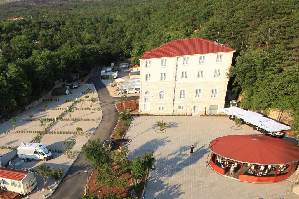 Apartments & Rooms Club Vala Selce Extérieur photo